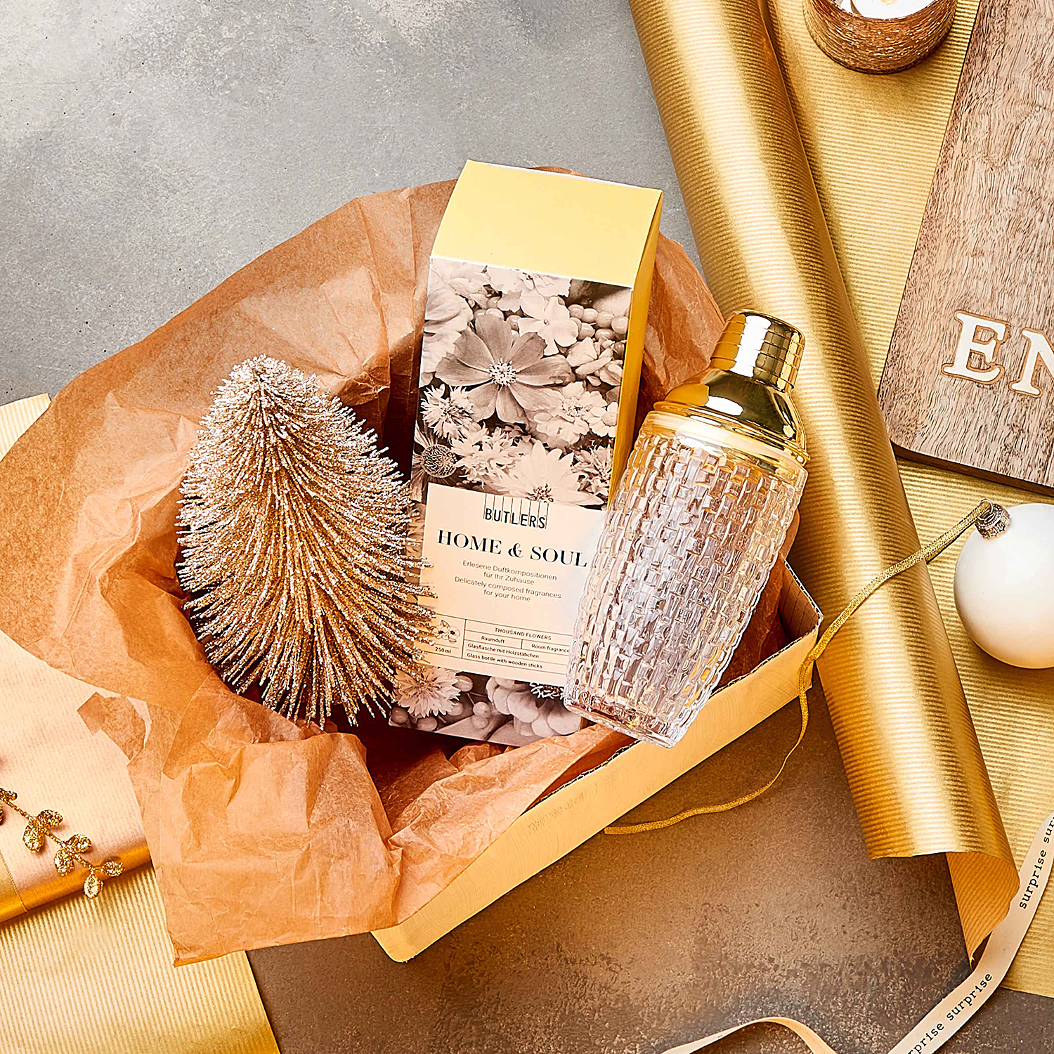 BAR NOBLE shaker pentru cocktail din sticla cu capac auriu