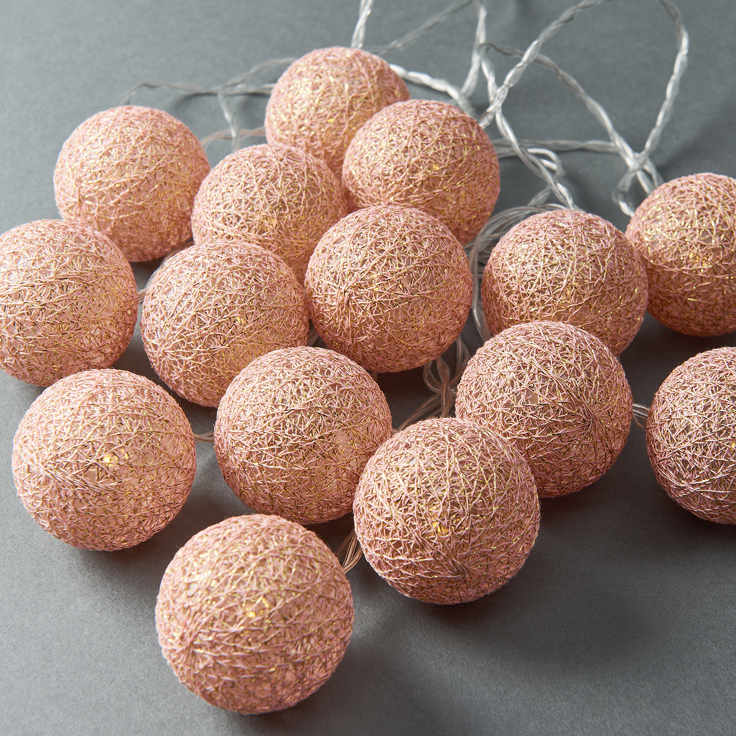 LES PETITES BELLES ghirlanda luminoasa cu bile de bumbac USB, roz