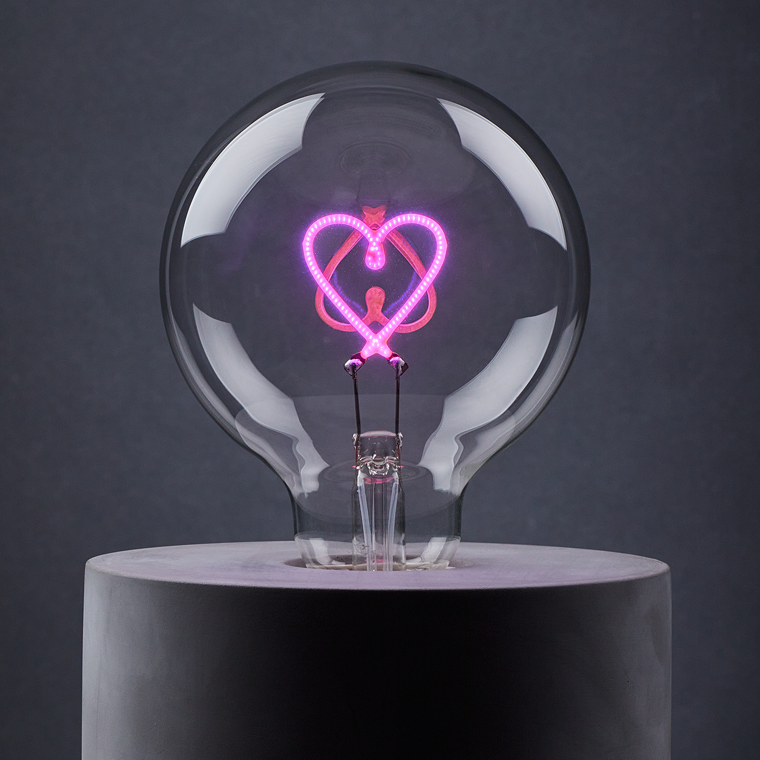 BRIGHT LIGHT bec LED - Inima roz