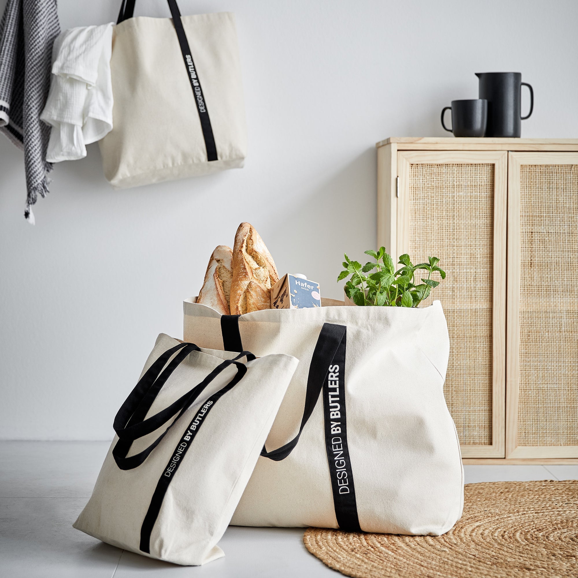 DESIGNED BY BUTLERS geanta L