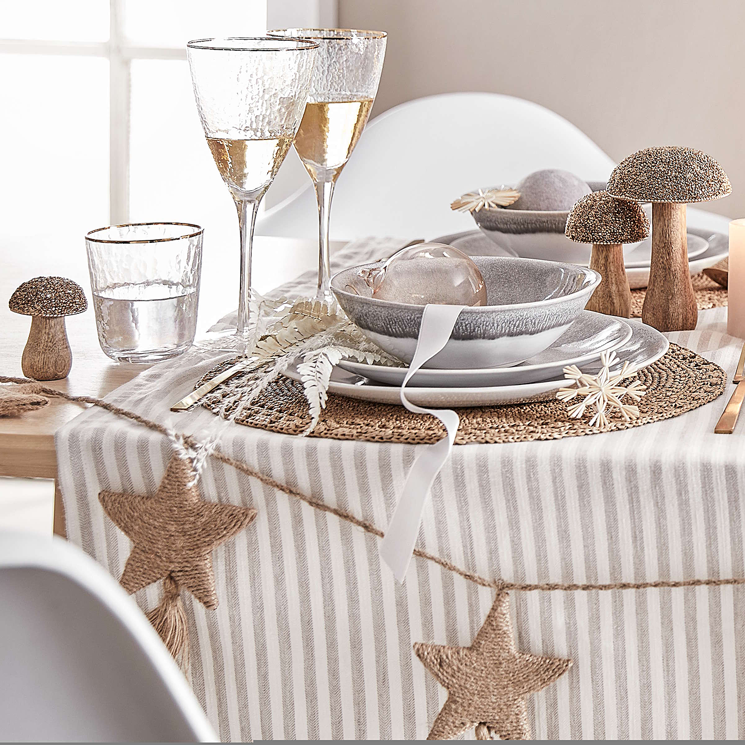 SMERALDA pahar cu margine aurie 280ml