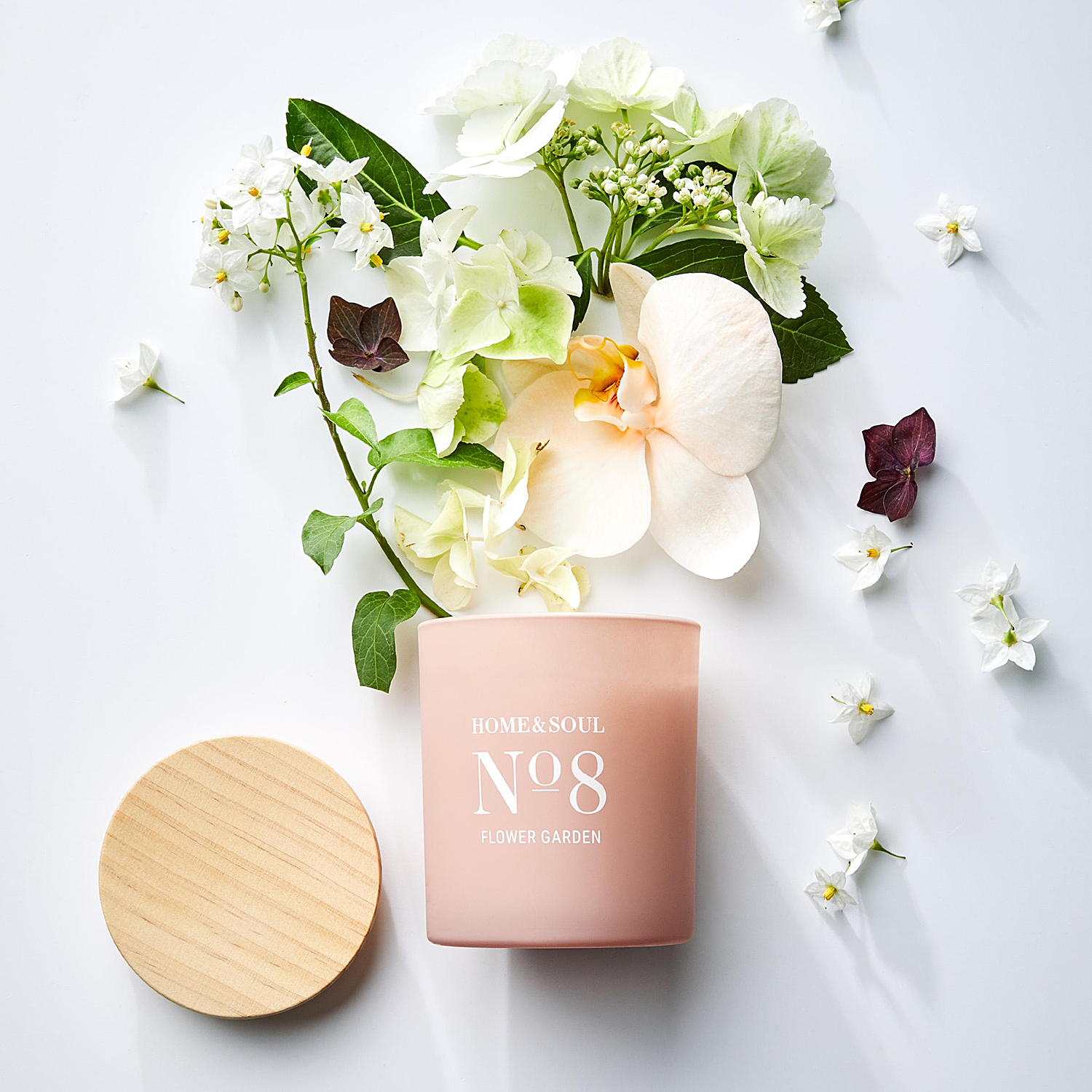 HOME & SOUL lumanare parfumata - No 8 Flower Garden