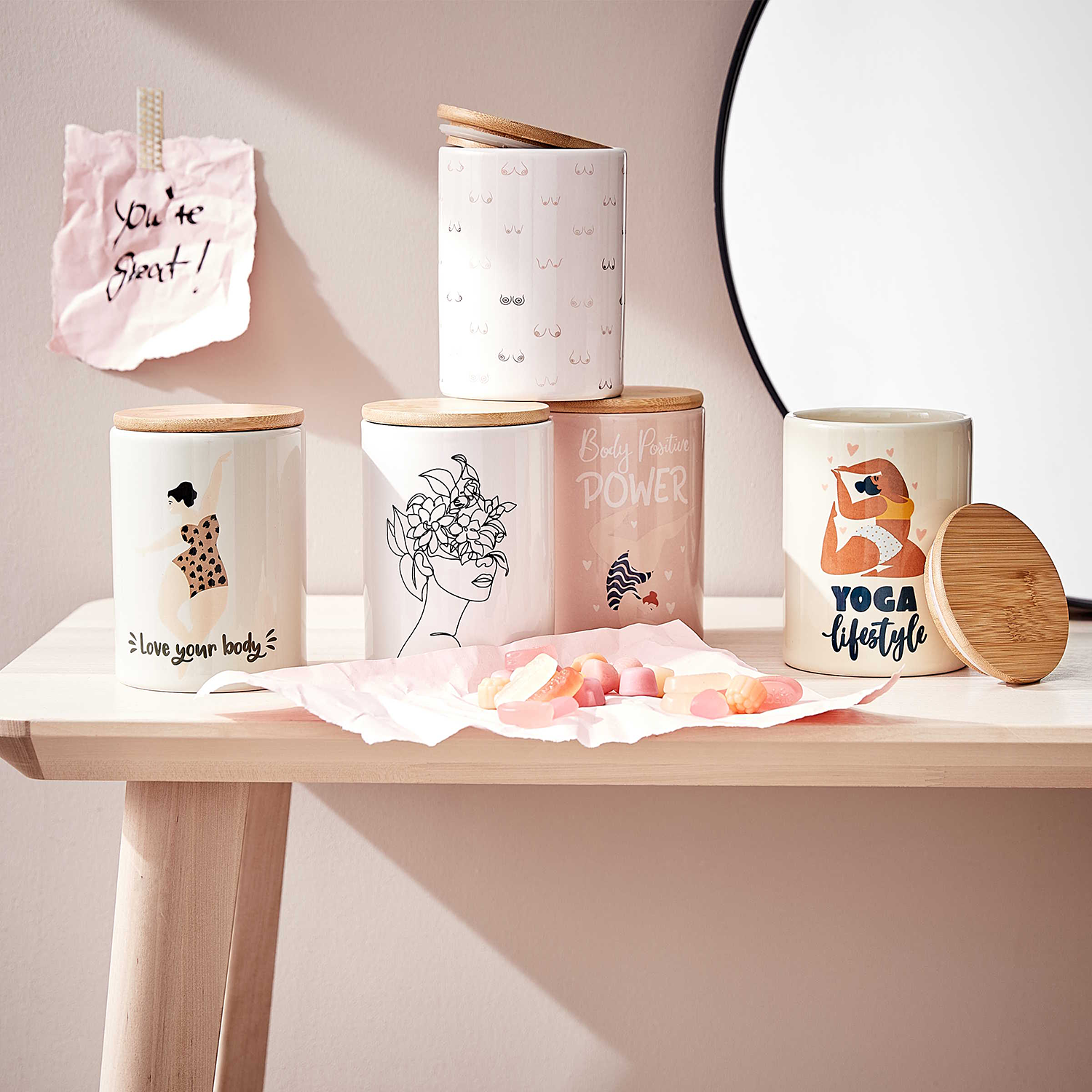 QUEEN IT cutie de depozitare 700 ml - line art