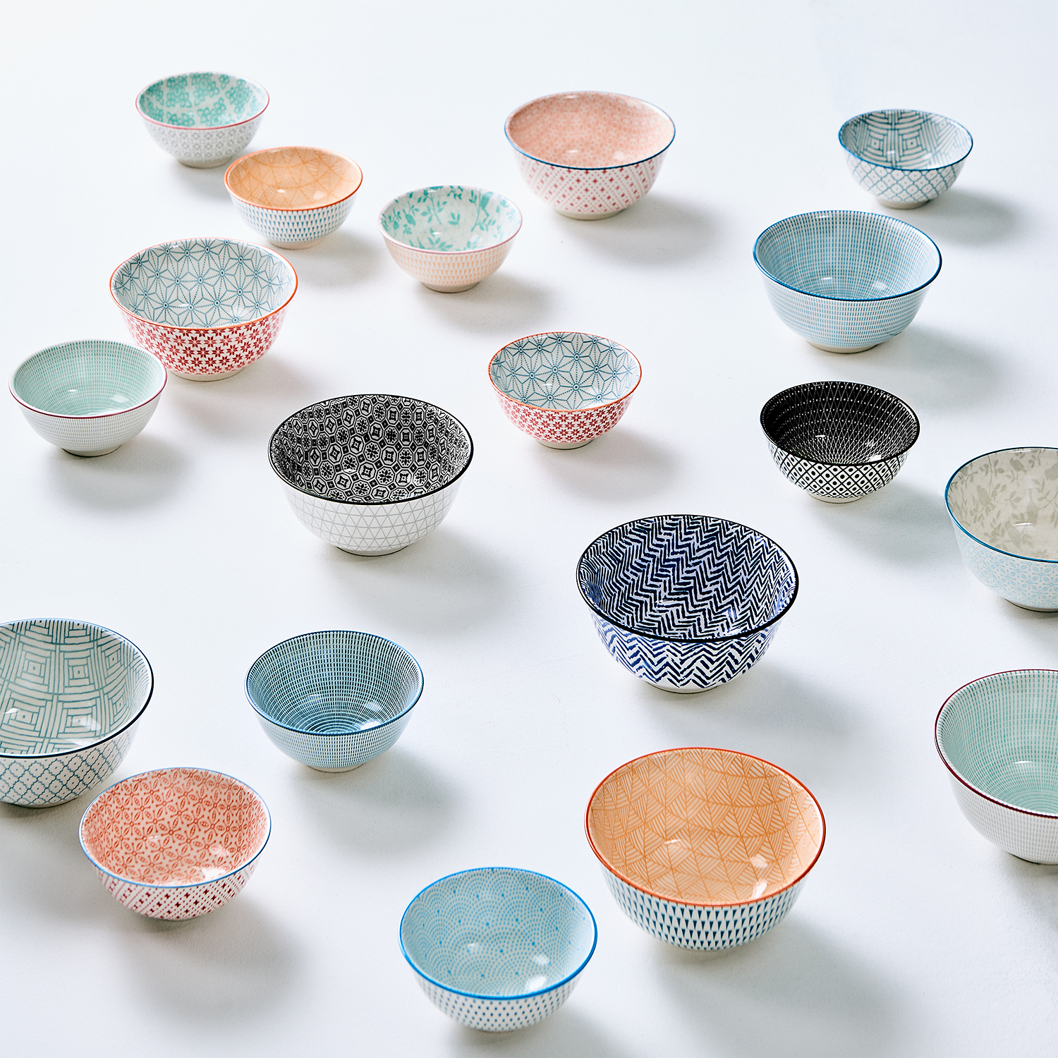 ORNAMENTS bol 240 ml, albastru/rosu