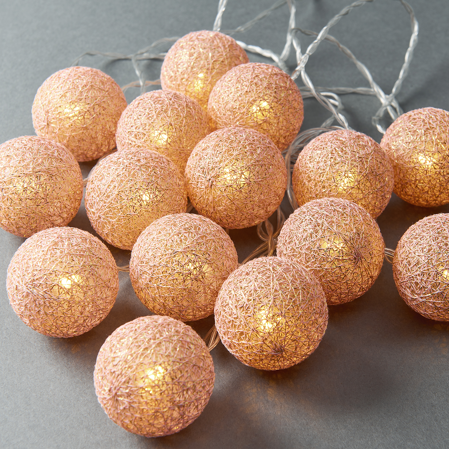 LES PETITES BELLES ghirlanda luminoasa cu bile de bumbac USB, roz