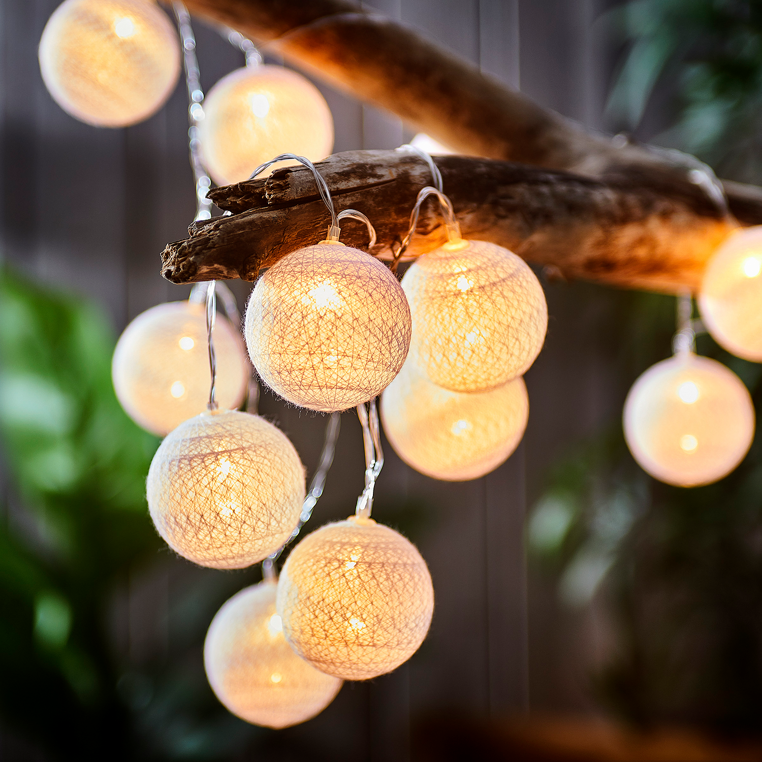 LES PETITES BELLES ghirlanda luminoasa cu bile de bumbac USB, roz