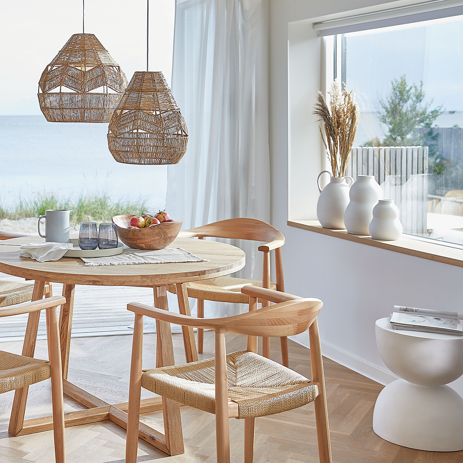 ARTISTA masuta laterala/taburet rotund