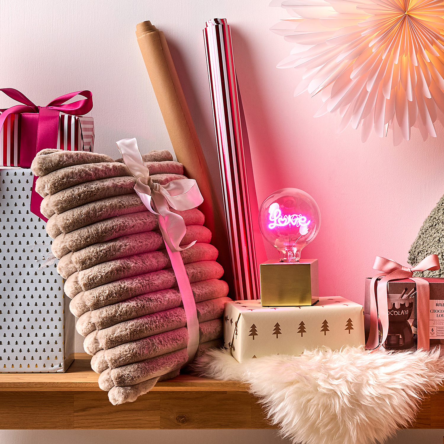 BRIGHT LIGHT bec LED - LOVE roz